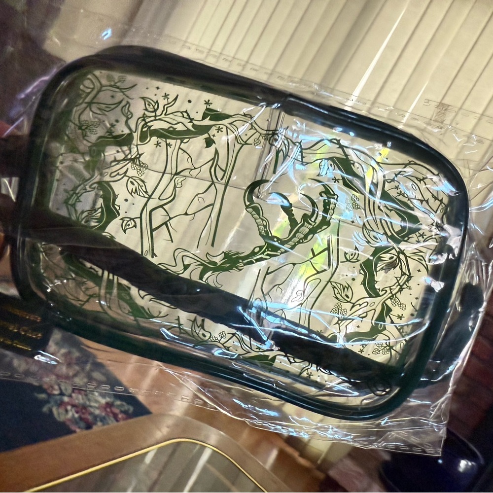 Illumicrate Crow’s Foot Green and Black Transparent Pouch